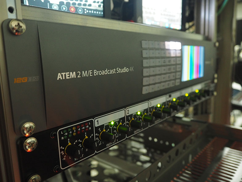 Blackmagic Design ATEM 2 M/E Broadcast Studio 4K - ATEM 1 M/E Broadcast Panel - Video Assist